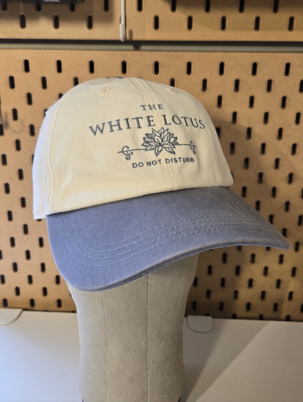 Abercrombie The White Lotus graphic baseball hat "Do Not Disturb" Embroidery